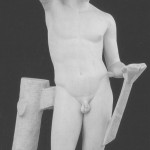 Projekt Skulpturenstützen, Bild: Marmorstatue mit Stützstreben